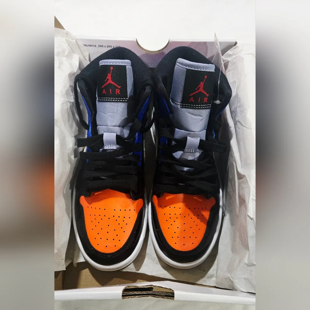 Nike Colorful High-Top Sneakers - Picture 10 of 12